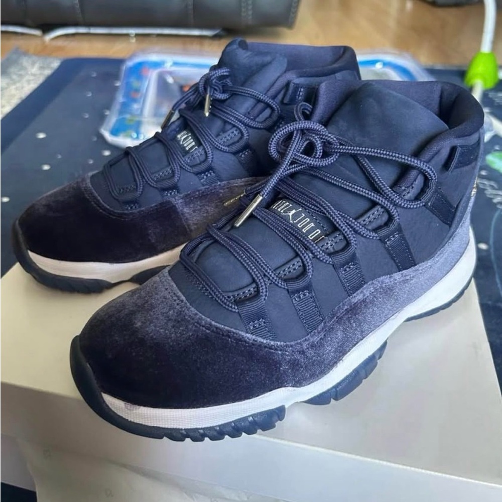 Jordan Velvet High-Top Sneakers - Black/Gray with Gold Jumpman - Picture 3 of 3